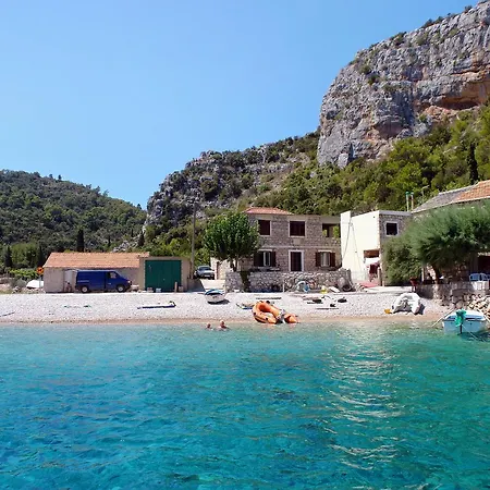 Studio Uvala Pokrivenik 8673b * Jelsa (Hvar)